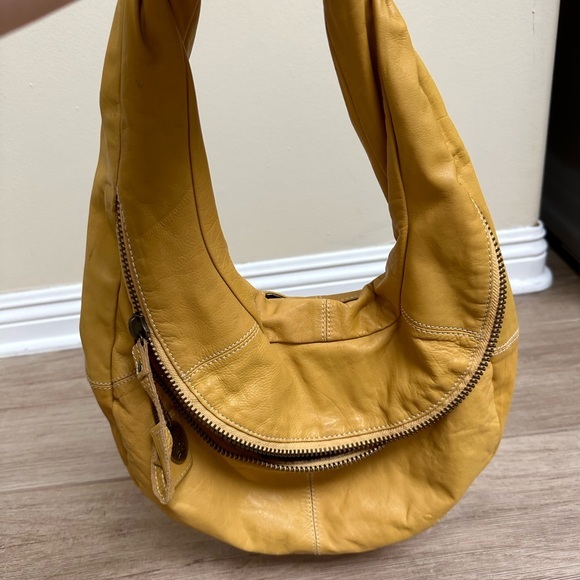 latico Handbags - Latico NJ Leather Shoulder Bag